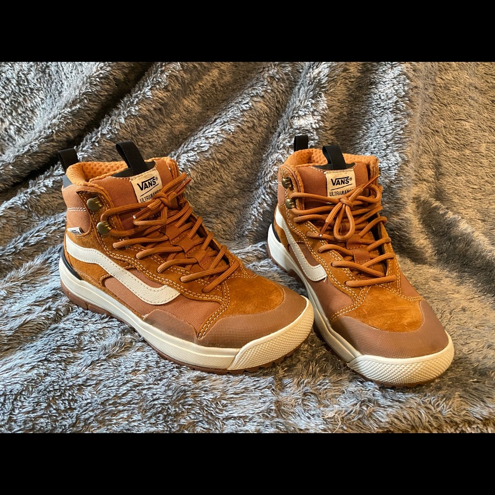 Amazing Vans UltraRange, Water Repellent, Worn Once